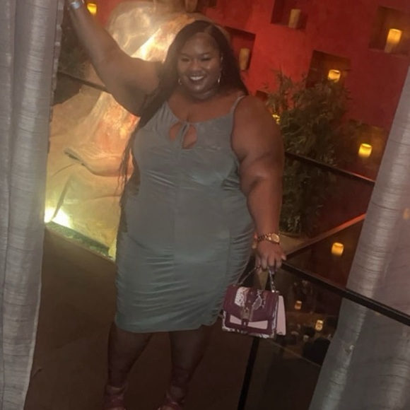 Olive dress - Picture 2 of 2